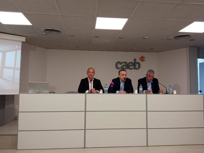 Lenz, Carreras y Martín, en la sede de CAEB.