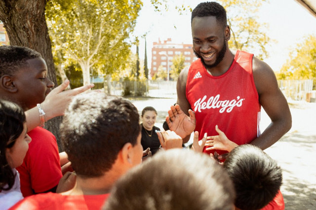 Usman Garuba en un campus organizado por Kelloggs.