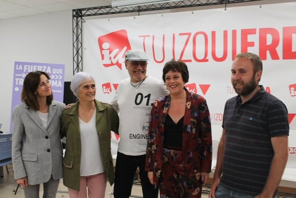 Los cabeza de lista de Podemos-IU, Henar Moreno y Raúl Pérez, junto a los coordinadores generales de ambas formaciones