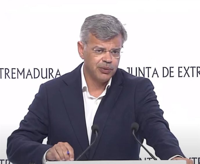El portavoz de la Junta de Extremadura, Juan Antonio González, en rueda de prensa