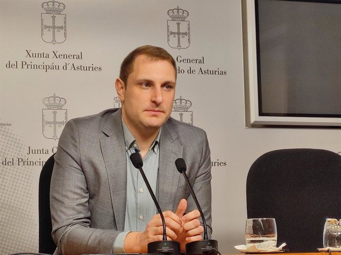 Archivo - El portavoz de Foro en la Junta General, Adrián Pumares