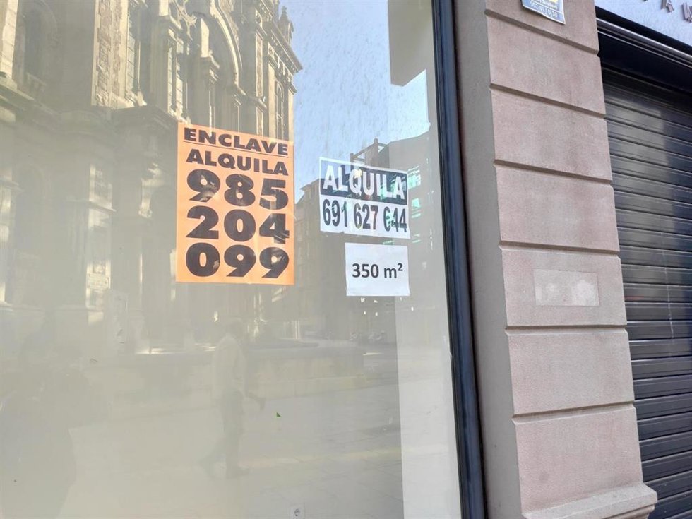 Archivo - Local comercial en alquiler en Oviedo