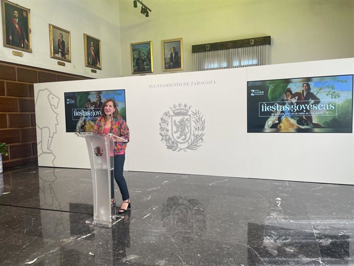 La vicealcaldesa Sara Fernández ha presentado las Fiestas Goyescas en el Salón de Recepciones del Ayuntamiento de Zaragoza