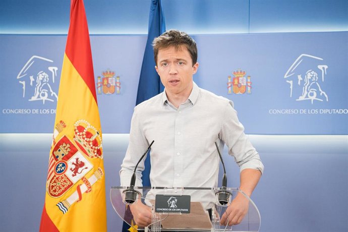 El líder de Más País, Íñigo Errejón, ofrece una rueda de prensa en el Congreso de los Diputados, a 25 de abril de 2023, en Madrid (España). 