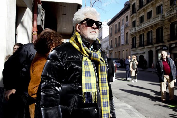 Archivo - Pedro Almodóvar sale de la capilla ardiente del director Carlos Saura instalada en la Academia de Cine, a 13 de febrero de 2023, en Madrid (España).