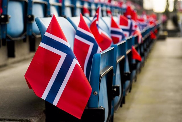 Archivo - Banderas de Noruega.
