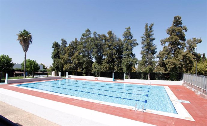 Archivo - Piscina de La Argentina de Mérida