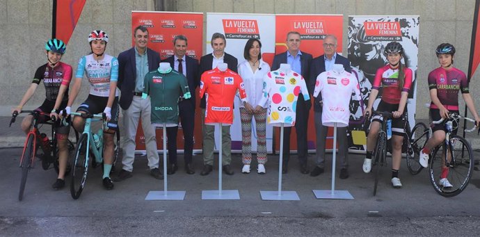 CSD y Unipublic presentaron los maillots de las líderes de La Vuelta Femenina, que se disputará del 1 al 7 de mayo entre Torrevieja y los Lagos de Covadonga.
