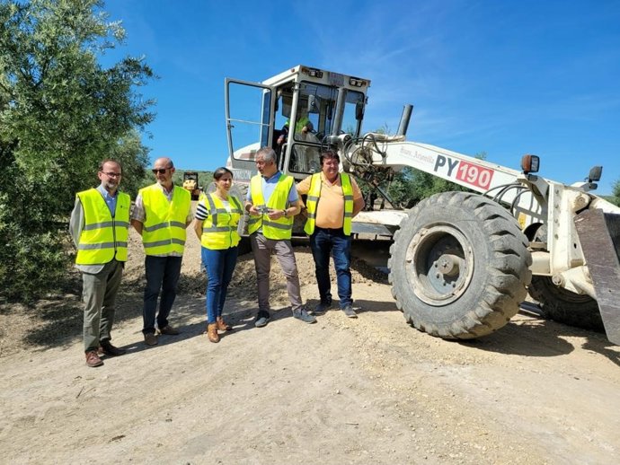Visita a las obras en el Camino del Monte
