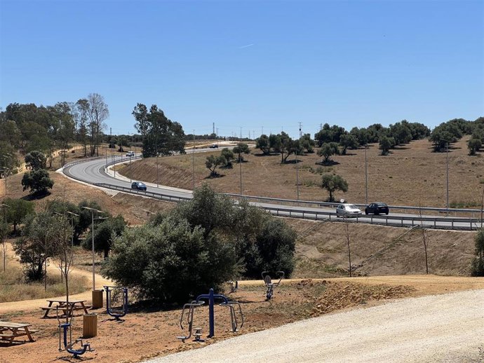 Nuevo vial intermedio en Alcalá de Guadaíra, en Sevilla.