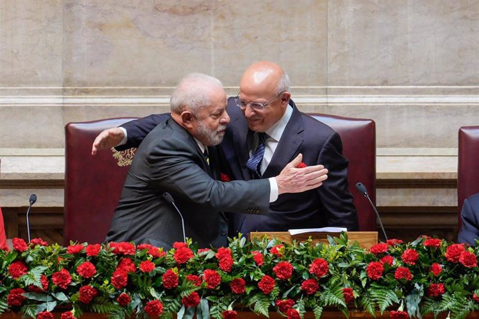 El presidente de Brasil, Luiz Inacio Lula da Silva, y el presidente de la Asamblea de la República de Portugal, Augusto Santos Silva