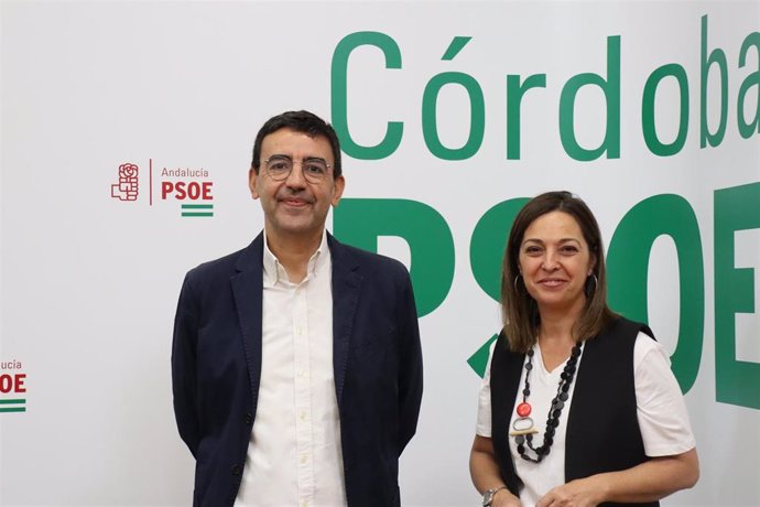 Mario Jiménez e Isabel Ambrosio en la sede del PSOE de Córdoba.