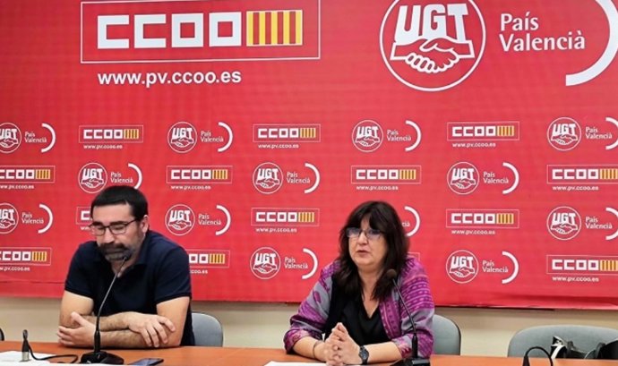 El secretario de Acción Sindical y Salud Laboral de CCOO PV, Jaume Mayor, y la vicepresidenta general de Salud Laboral, Medioambiente y Cooperación de UGT-PV, Marisa Baena