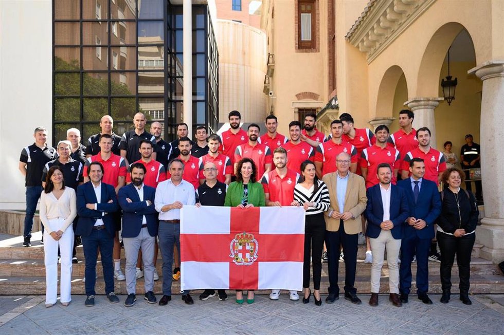 Recepción de 'Los Hispanos' en el Ayuntamiento de Almería.