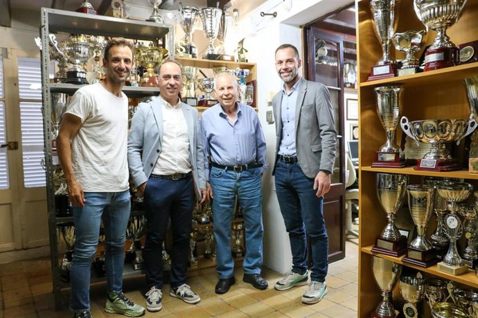 El PSIB se compromete a construir un nuevo pabellón de hockey en línea en Palma.