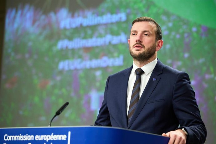 Archivo - HANDOUT - 24 January 2023, Belgium, Brussels: EU Environment, Oceans and Fisheries Commissioner Virginijus Sinkevicius holds a press conference to present the revised EU Pollinators Initiative. Photo: Claudio Centonze/European Commission/dpa -