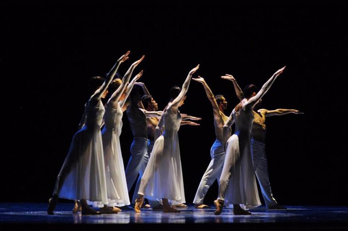 Imágenes del espectáculo de danza 'La gran misa de Mozart' que se proyectará en el CaixaForum Palma.