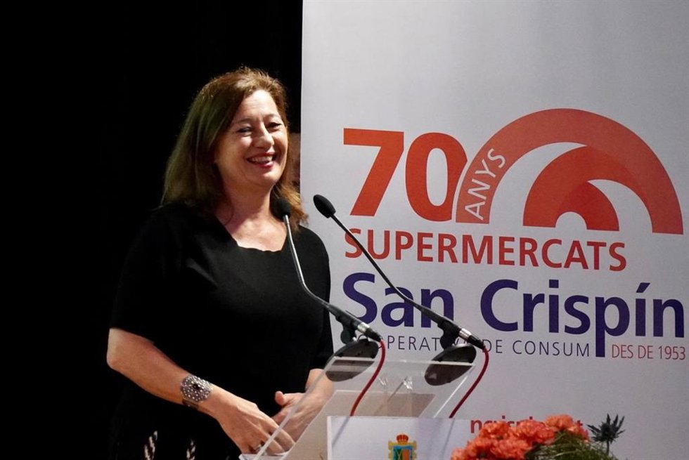 Archivo - La presidenta del Govern, Francina Armengol, en el acto conmemorativo de los 70 años de la Cooperativa San Crispín, que se ha celebrado en el Convento Sant Diego de Alaior, en Menorca
