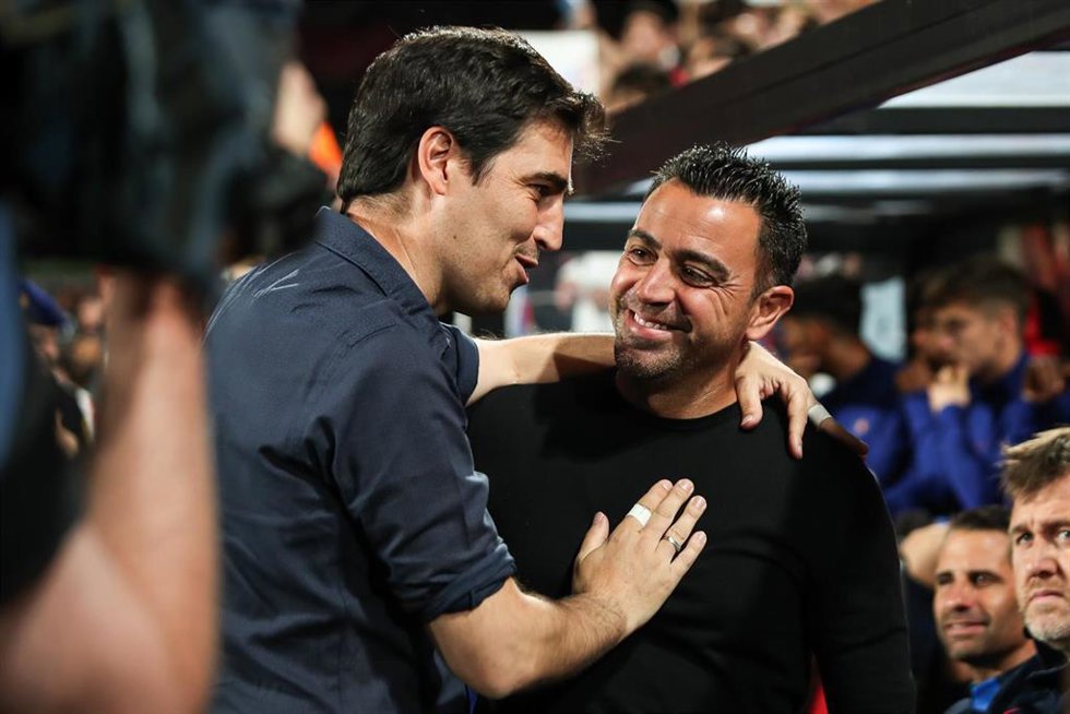 Andoni Iraola y Xavi Hernández