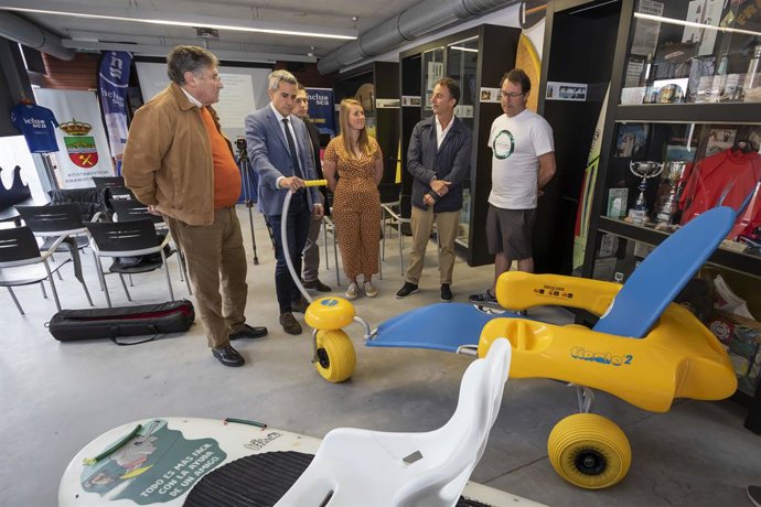 El Vicepresidente Y Consejero De Universidades, Igualdad, Cultura Y Deporte, Pablo Zuloaga, Participa En La Presentación Oficial De La Cumbre Internacional De Surf Adaptado 'INCLUSEA' En El Centro De Surf De Somo.