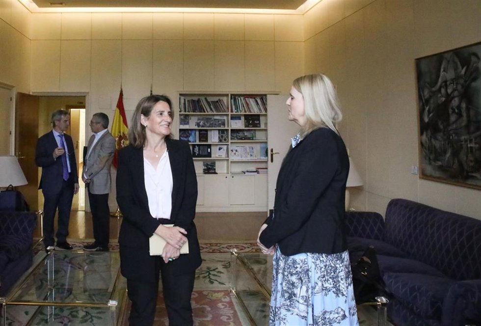 La vicepresidenta tercera y ministra para el Reto Demográfico, Teresa Ribera, se reúne en Madrid con la directora general de Medio Ambiente de la UE, Florika Fink-Hooijer.