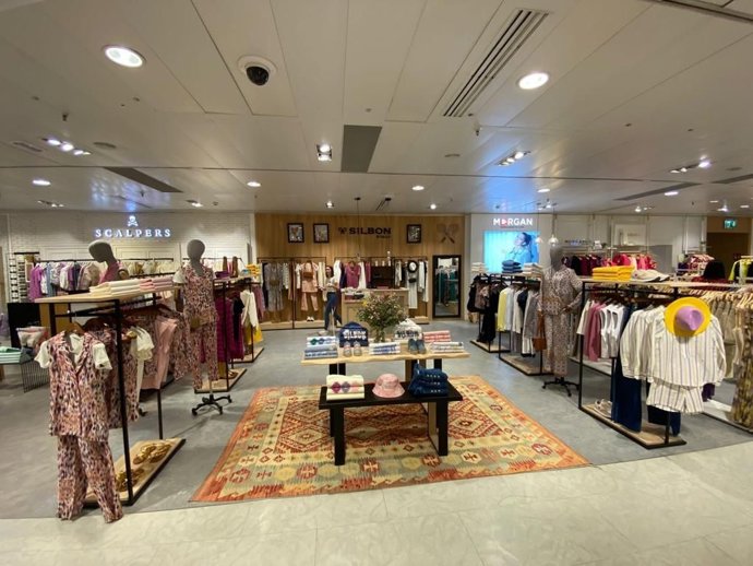 La firma de moda cordobesa Silbon abre una tienda Woman en Puerto Banús, con El Corte Inglés de Marbella (Málaga)
