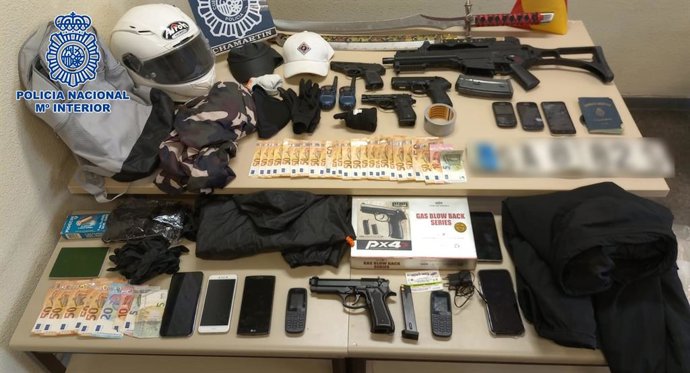 "La Policía Nacional Detiene A Tres Individuos Por Atracar Dos Salones De Juegos De La Capital Con Armas De Fuego" (Hay Imágenes)