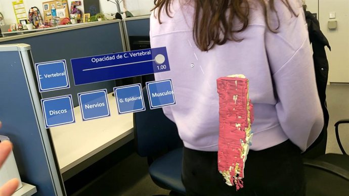 Desarrollan un programa con gafas de realidad virtual de apoyo en la cirugía de columna lumbar