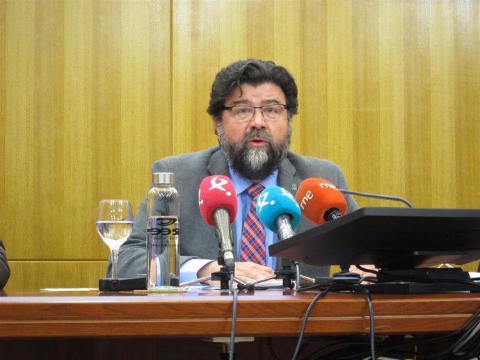 Archivo - El presidente de la Confederación de Organizaciones Empresariales de la provincia de Badajoz (Coeba), Javier Peinado