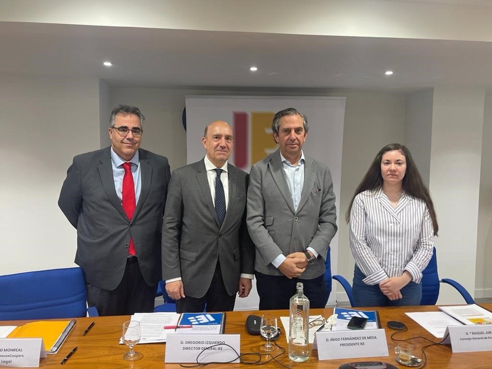 Presentación del  informe sobre La competitividad fiscal de las entidades locales y de las comunidades autónomas. Factor determinante para su desempeño económico.