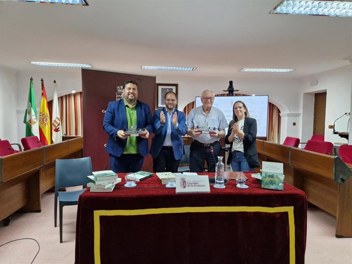 Presentación De Castellar De La Frontera. Aproximación A La Historia De Una Fortaleza Medieval