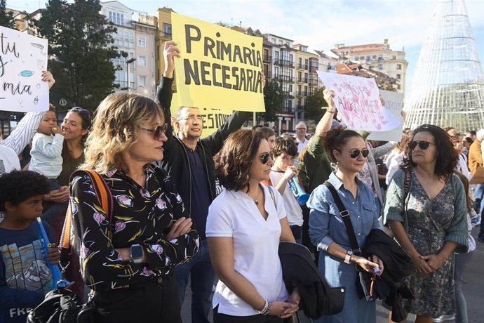 Archivo - Imagen de archivo de una manifestación en apoyo a la huelga en Atención Primaria de noviembre