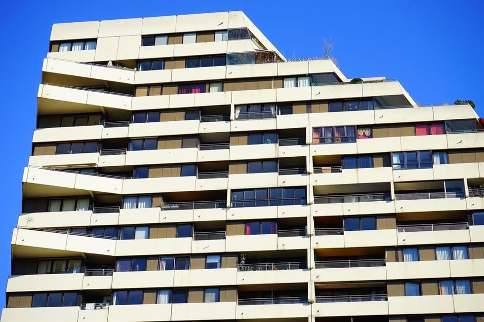 Un seguro de viaje protege la vivienda habitual frente a 'okupas' mientras se viaja