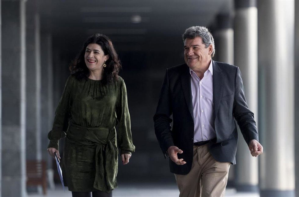 Archivo - La Secretaria de Estado de Migraciones, Isabel Castro y el ministro de Inclusión, Seguridad Social y Migraciones, José Luis Escrivá.