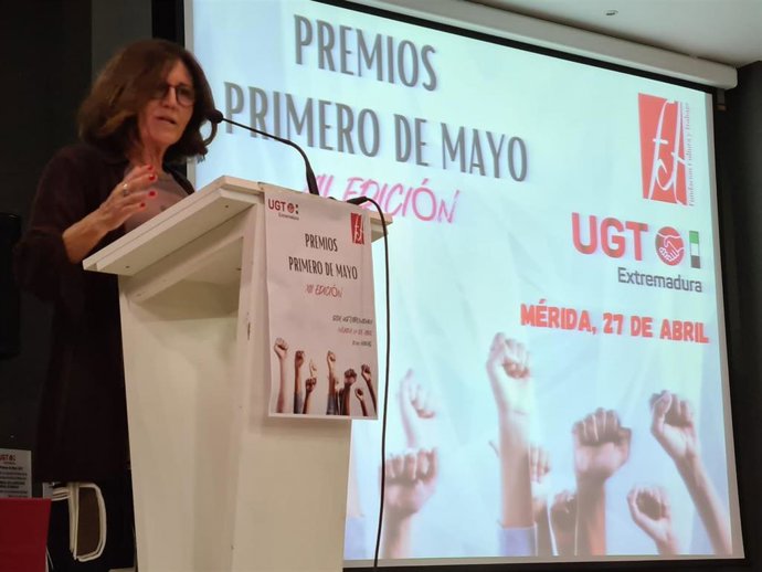La secretaria general de UGT Extremadura, Patrocinio Sánchez, interviene en la entrega de Premios Primero de Mayo