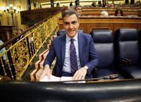 Sánchez ve al PP "a la deriva", le acusa de deslegitimar a Bruselas y le exige cumplir leyes y sentencias