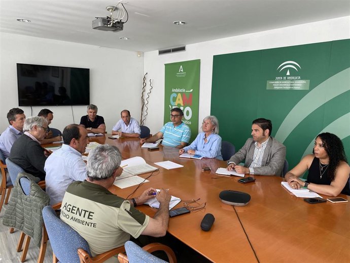 El delegado de Sostenibilidad, Medio Ambiente y Economía Azul de la Junta en Huelva, Pedro Yórquez, ha presidido la reunión del subgrupo provincial de trabajo para el Plan de Gestión Integral (PGI) de El Mustio.