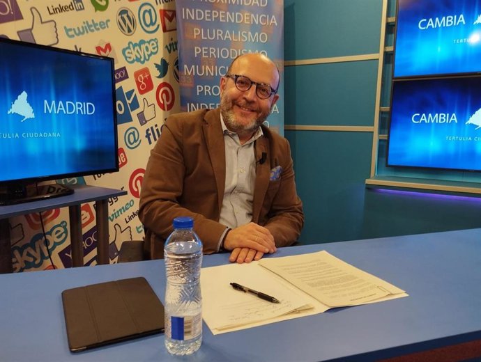 José Fernández, concejal de los distritos Centro y Salamanca de la capital en una entrevista en Canal 33 TV Madrid