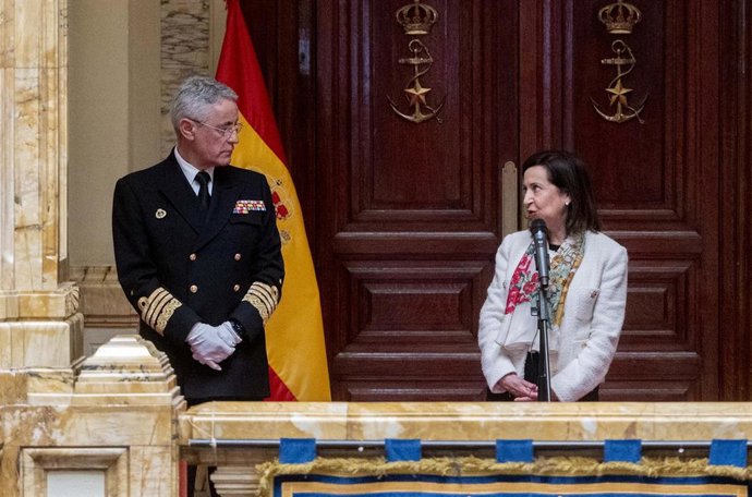 La ministra de Defensa, Margarita Robles, preside el acto de toma de posesión del nuevo Almirante Jefe de Estado Mayor de la Armada (AJEMA), Antonio Piñeiro Sánchez, en el Cuartel General de la Armada
