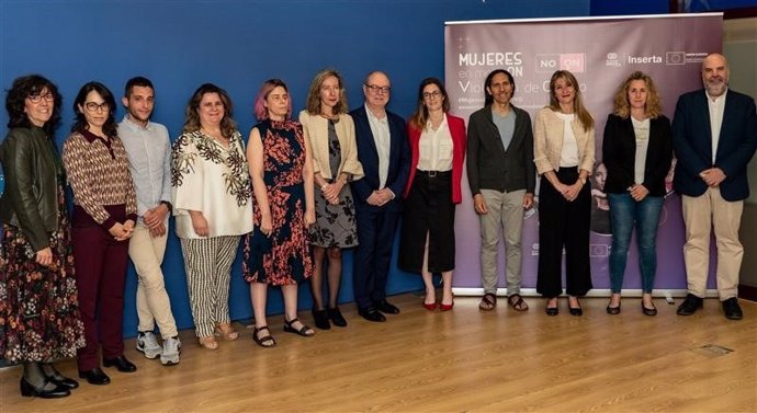 Foto de familia del V Encuentro 'Mujeres en Modo ON VG' de Inserta Empleo.