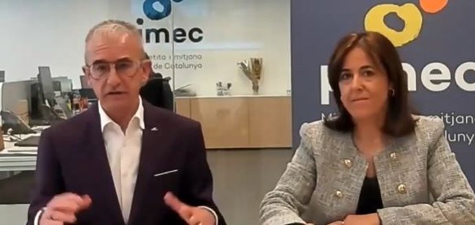 Archivo - El secretario general de Pimec, Josep Ginesta, y la directora del área de Trabajo de Pimec, Sílvia Miró