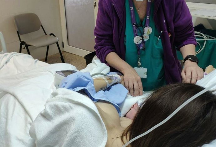 Archivo - Matrona en un centro