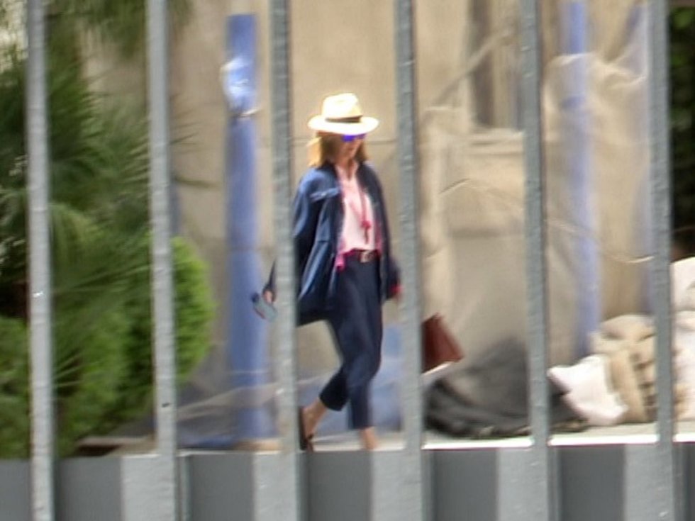 LA INFANTA ELENA CONTINÚA CON SU VIDA LABORAL AL MARGEN DE LA POLÉMICA CON SU SUPUESTA HERMANA
