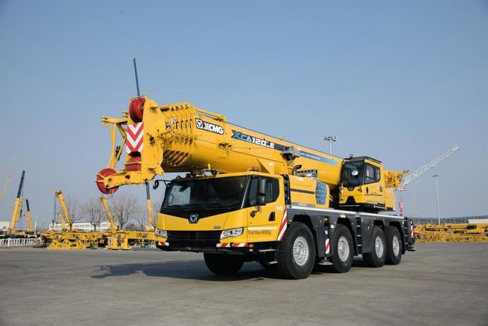 XCMG XCA120_E all-terrain crane