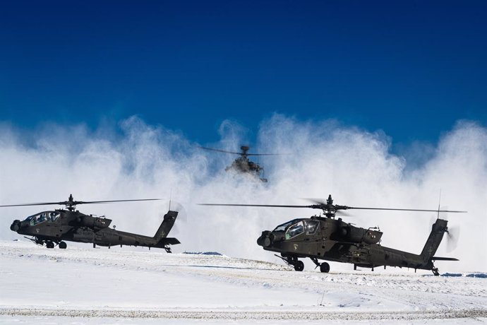 Archivo - Helicópteros Apache de las Fuerzas Armadas de Estados Unidos