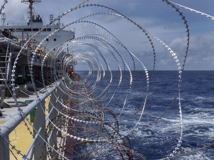 Archivo - Medidas de seguridad en un buque ante la piratería en el golfo de Adén 