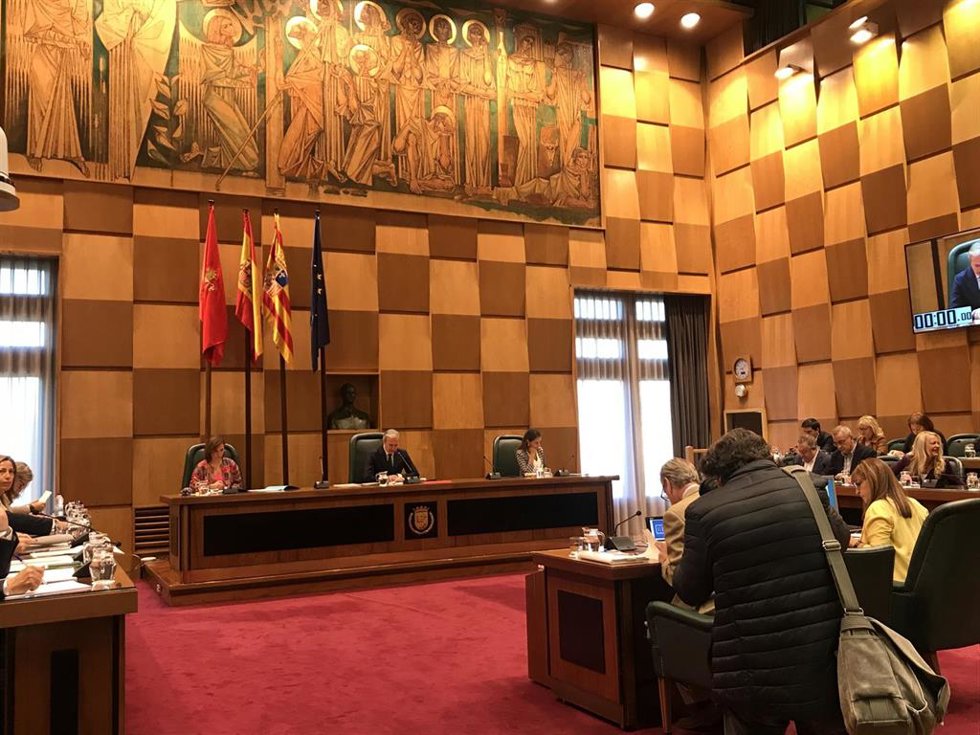 Archivo - El pleno del Ayuntamiento de Zaragoza