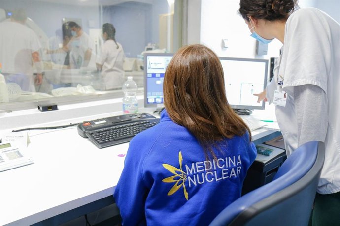 Residente de medicina nuclear.