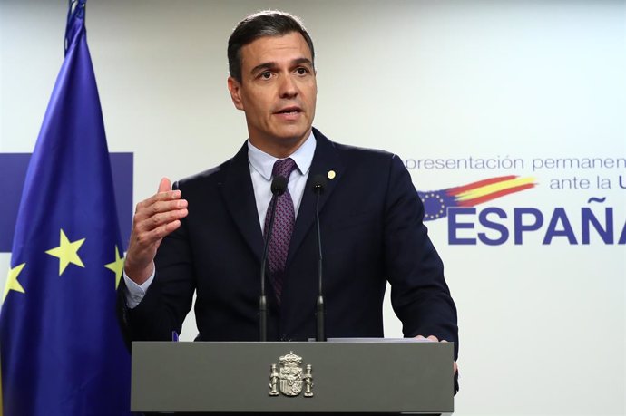 Archivo - El presidente del Gobierno, Pedro Sánchez, en rueda de prensa en Bruselas al término del Consejo Euopeo