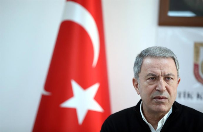 Archivo - El ministro de Defensa de Turquía, Hulusi Akar